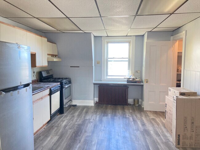 Building Photo - 135 E Squantum St