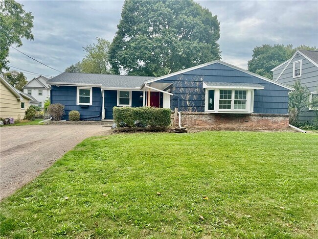 Foto del edificio - 13 Briggs Ave