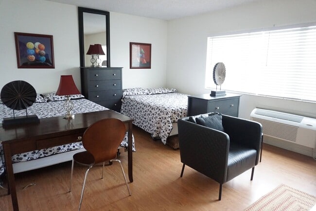 Photo - Furnished efficiency one block from the beach Apartment