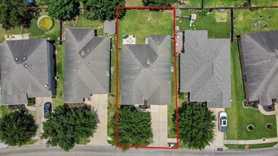 Building Photo - 3311 Raintree Village Dr