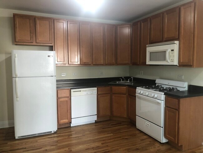 Building Photo - 5016 N Harding Ave