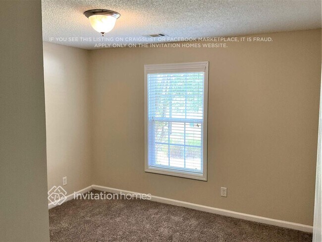 Foto del edificio - 303 Peachtree Cir