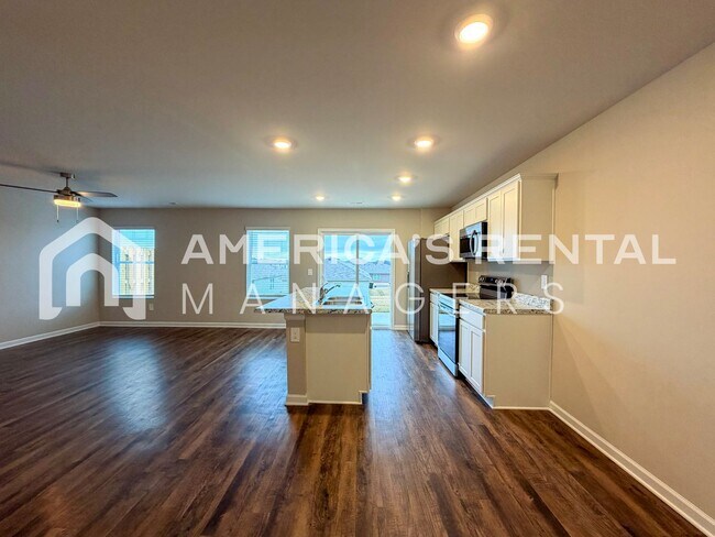 Foto del edificio - ONE AND A HALF MONTH FREE!! Charming 3 Bedroom Townhome with Open Floor Plan in Decatur, AL for R...