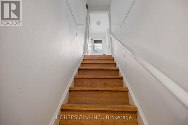 Building Photo - 141 Orchard Heights Blvd
