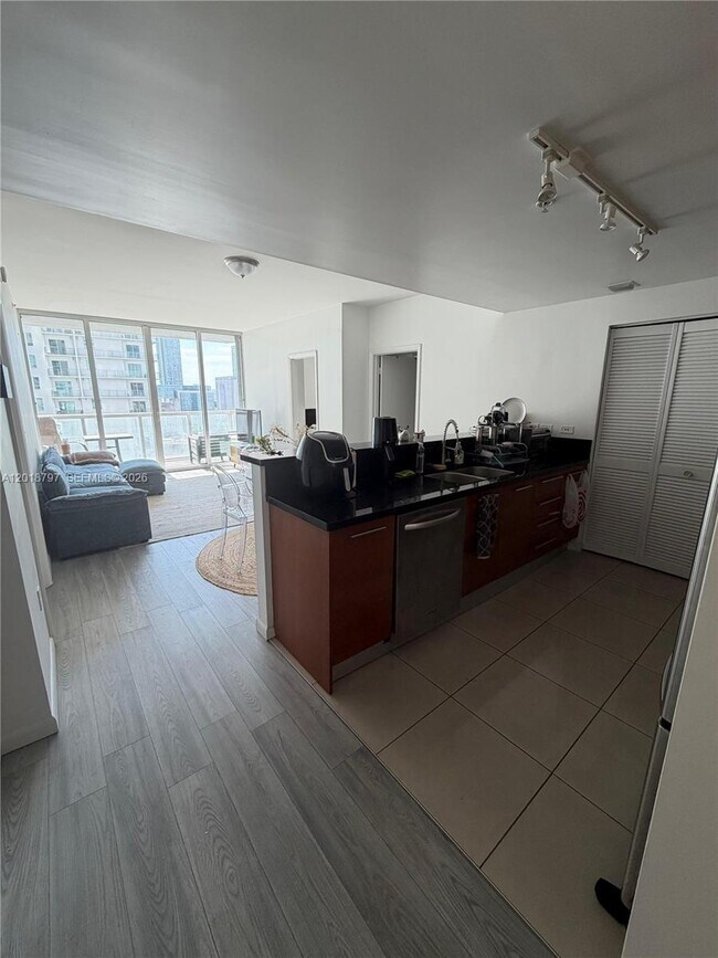 Foto del edificio - 244 Biscayne Blvd