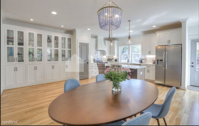 Foto del edificio - 3 br, 3 bath Condo - 302 Queen Ave -