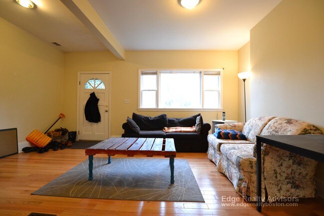 Building Photo - 14 Woodmont St