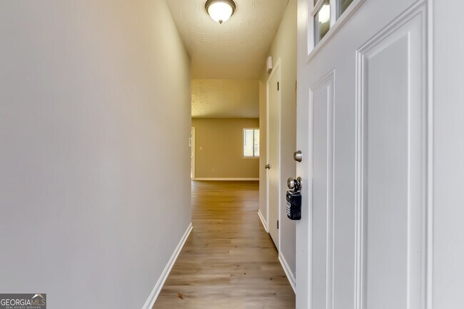 Foto del edificio - 6627 Bent Creek Dr