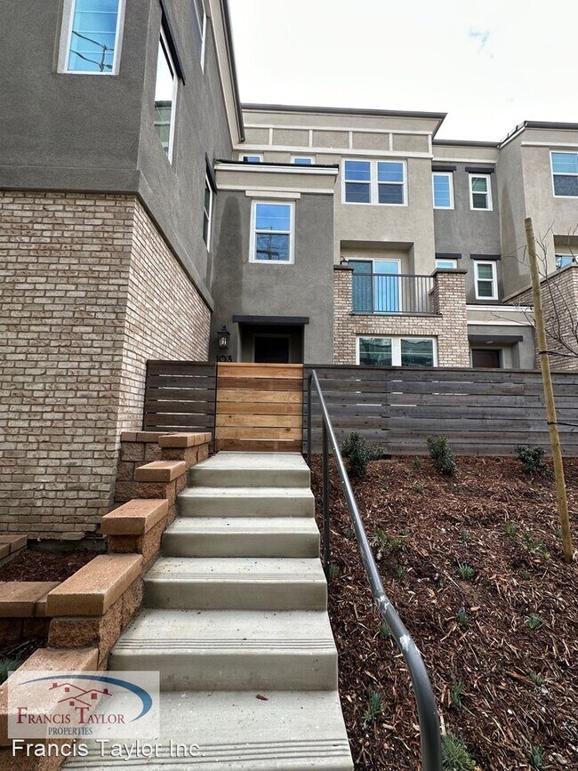 Foto del edificio - 4 br, 3.5 bath House - 1228 Sunrise View #103