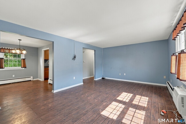 Building Photo - 45 Brewster Rd