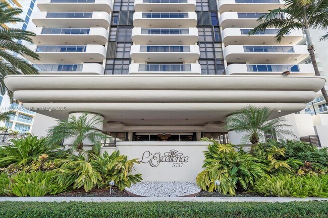 Foto del edificio - 5757 Collins Ave