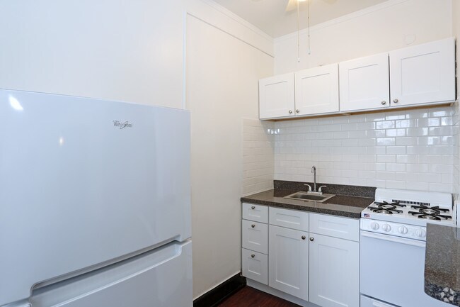 Estudio 1BA - (A) Renovado - Cocina - Southmoor Apartments