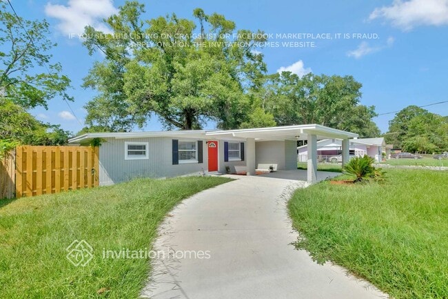 Building Photo - 1761 Merivale Rd S