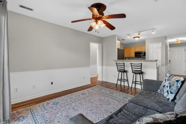 Foto del edificio - 2262 Folly Rd