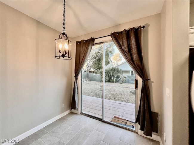 Foto del edificio - 8824 Iron Hitch Ave