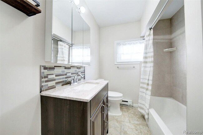 Bathroom - 439 Ainsworth Cir