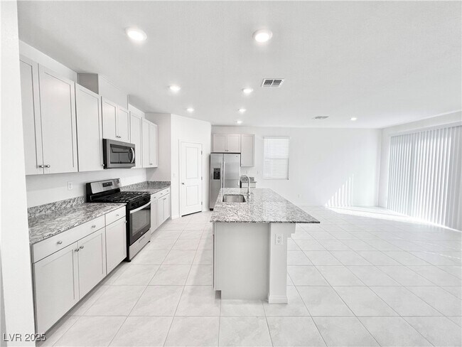 Building Photo - 8986 Lucky Crest St