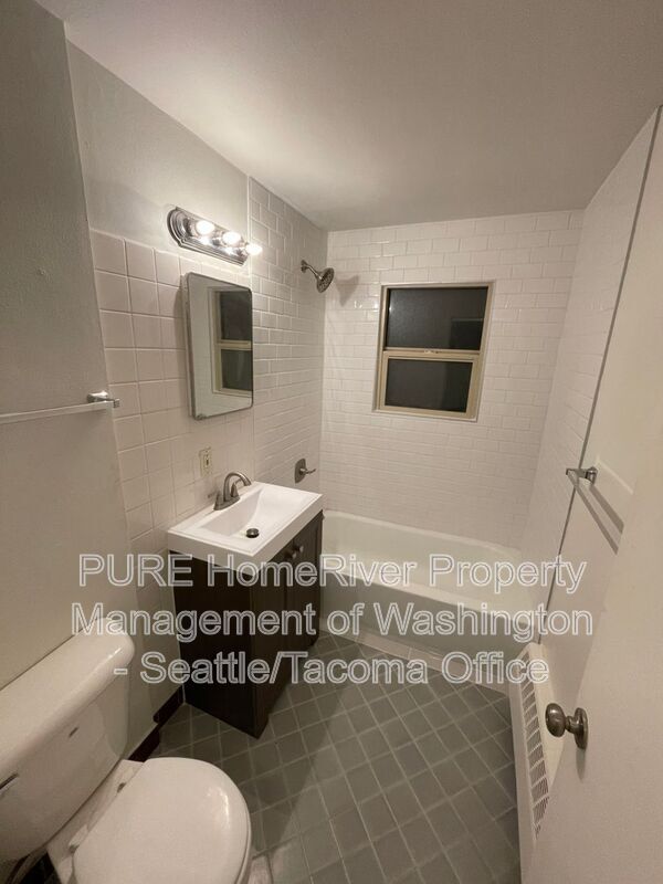 Foto del edificio - 3057 63rd Ave SW