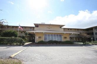 Building Photo - 1050 E Sample Rd