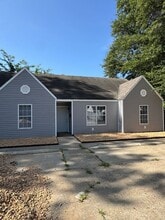 Building Photo - 519 Plaza Ave