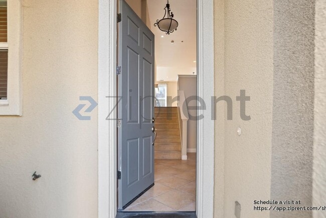 Foto del edificio - 6185 Yardley Ln
