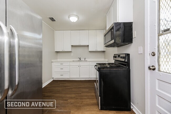 Foto del edificio - 4640 Suray Ave