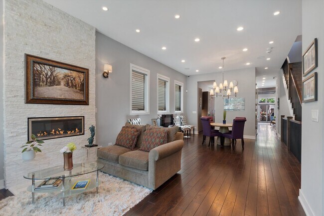 Foto del edificio - 2502 N Marshfield Ave