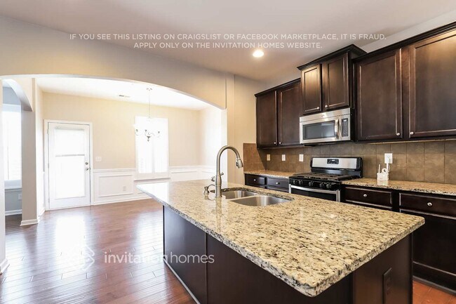 Foto del edificio - 3552 Village Enclave Ln