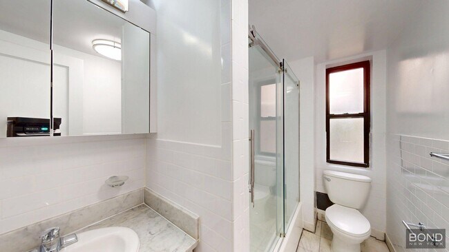 Foto del edificio - 137 E 38th St