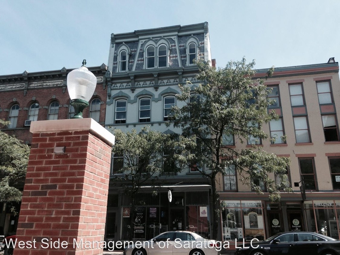 Primary Photo - 264 River St