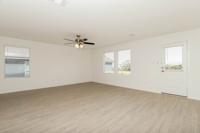 Foto del edificio - 14427 Jenson Crk