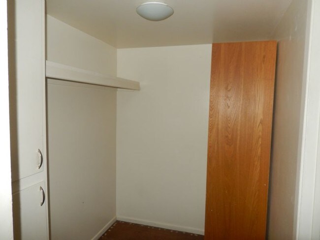 Building Photo - 120 S Carney Ave
