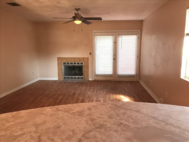 Building Photo - 2 bedroom in Jacksonville Beach FL 32250