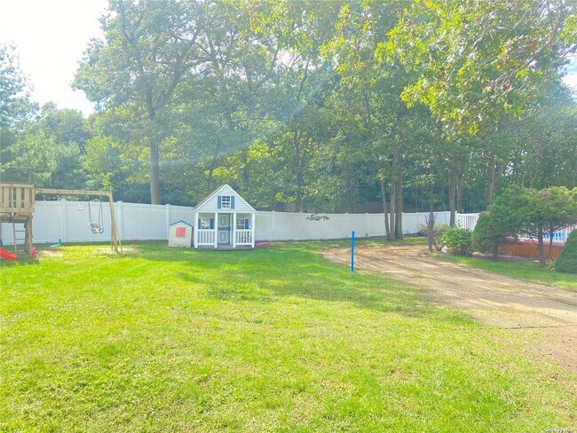 Foto del edificio - 134 Roosevelt Blvd