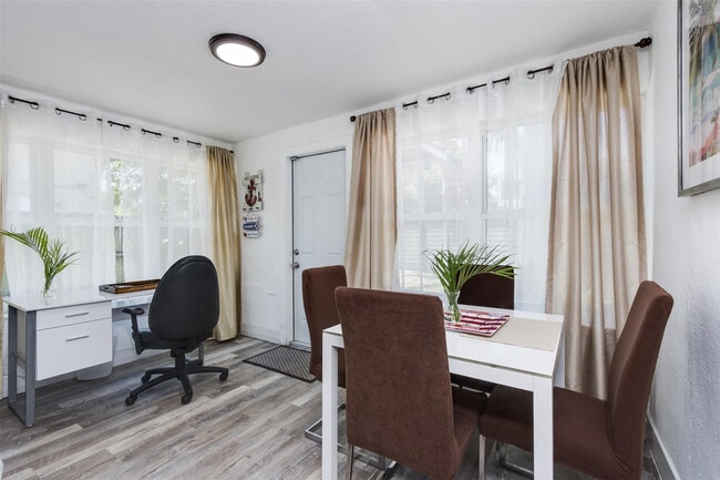 Foto del edificio - 508 NW 8th Ave