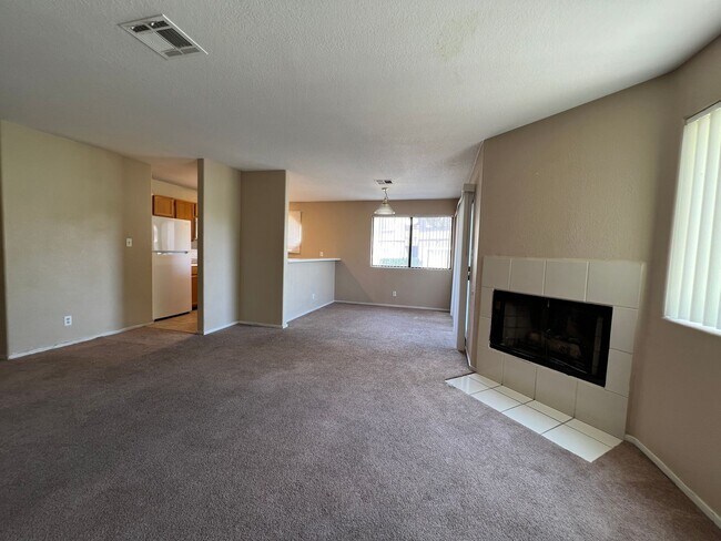 Building Photo - beautiful 2 bedroom House