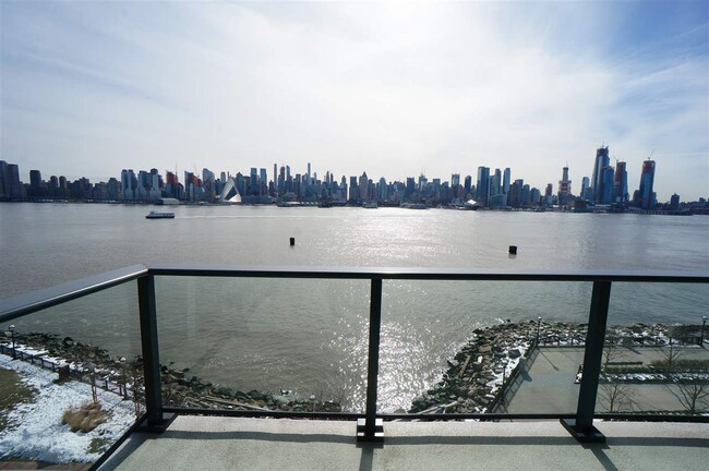 Foto del edificio - 1200 Ave at Port Imperial