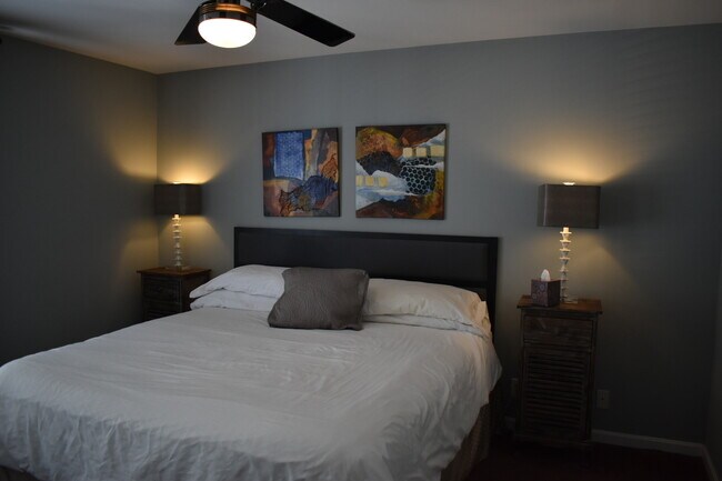 Foto del edificio - 943 Baxter Ave