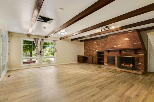 Foto del edificio - 3228 N Shields St