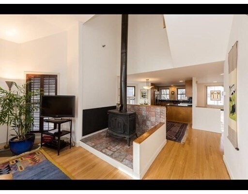 Building Photo - 457 Mt Auburn St
