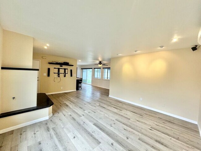 Foto del edificio - 6026 Scripps St