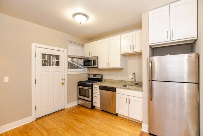 Foto del edificio - 1337 W Touhy Ave