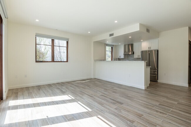 Foto del edificio - 859 S Lucerne Blvd