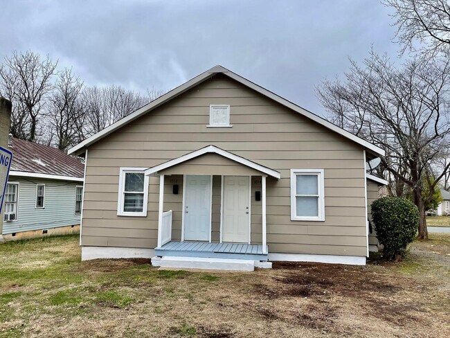 Building Photo - 1014 Fix St