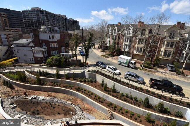 Building Photo - 1411 Key Blvd