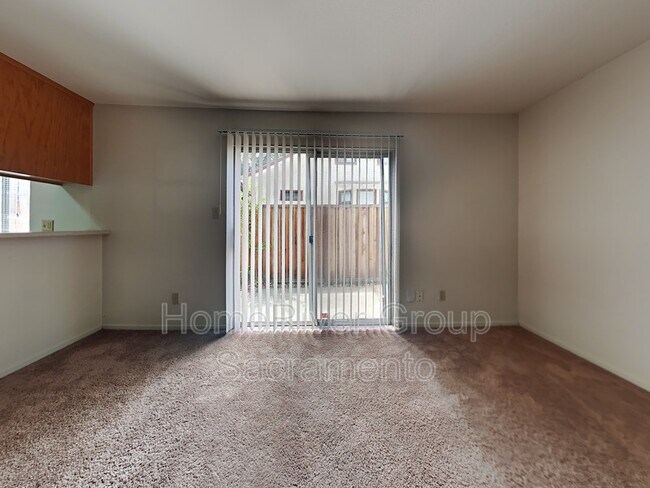 Building Photo - 814 28th St