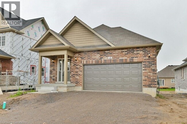 Building Photo - 18 Braeburn St