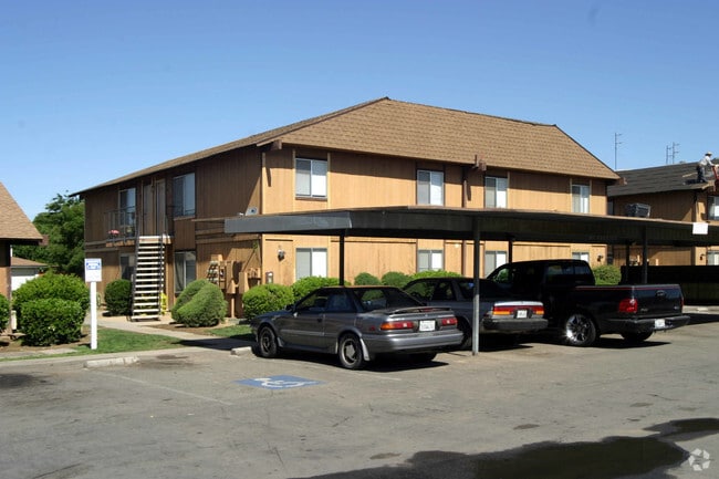 Building Photo - Lakeland Apartments