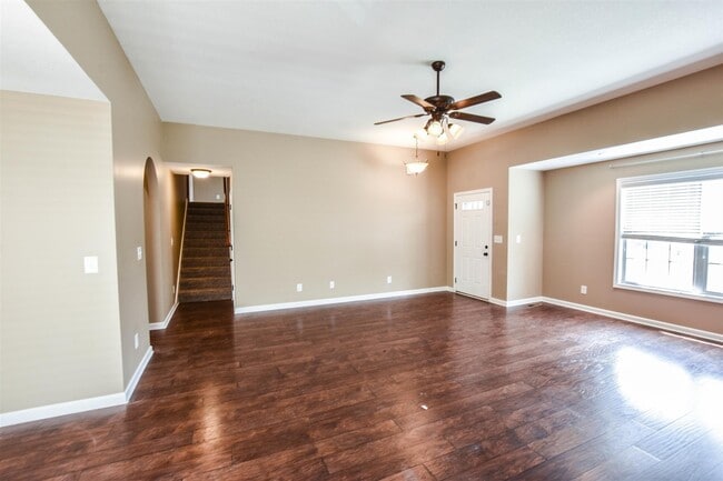 Building Photo - Ranch with Bonus in Fox Crossing!