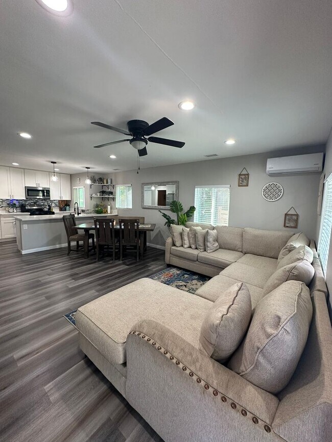 Foto del edificio - Inviting 3-Bedroom | 2-Bathroom Home in National City